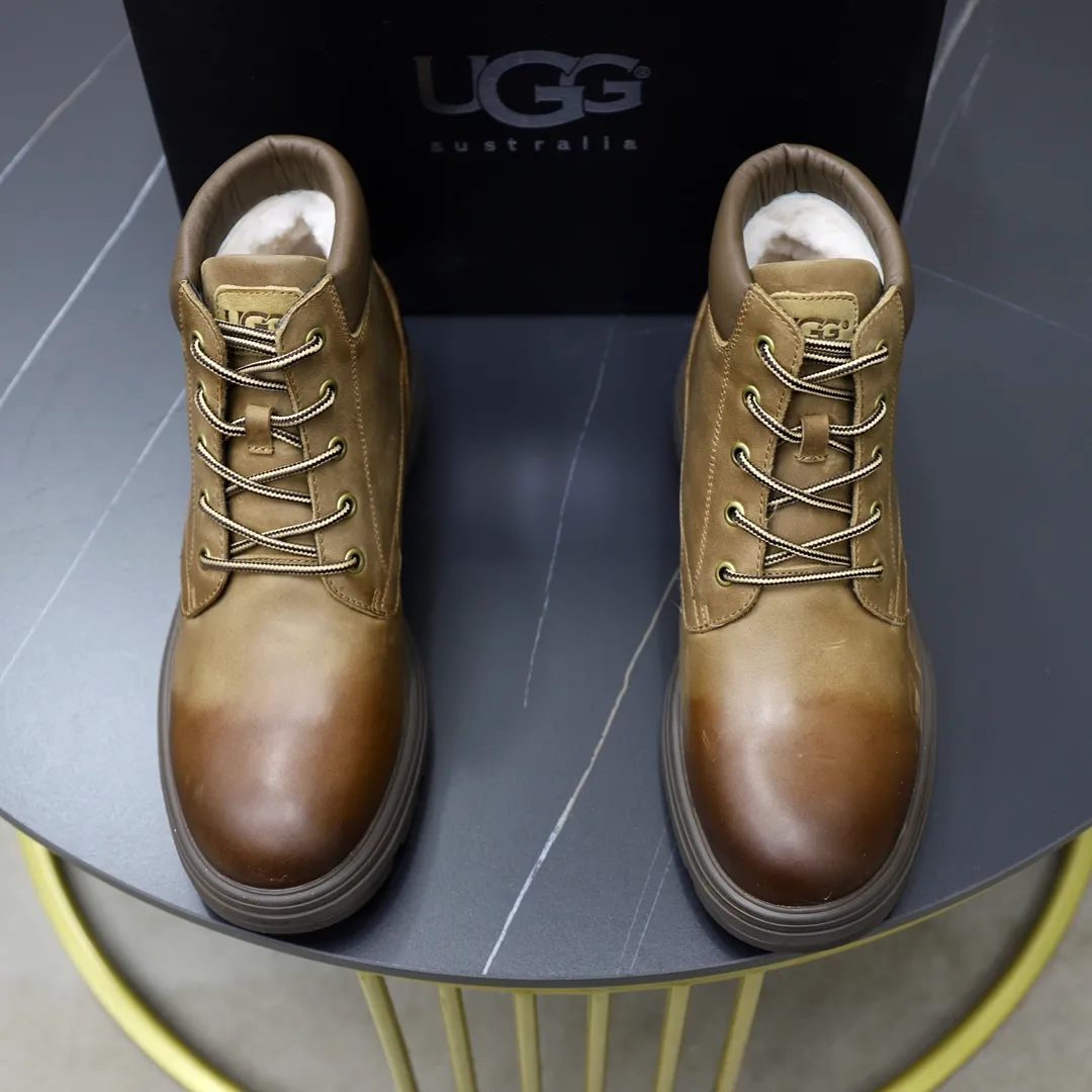Ex-factory price: 640 thick wool imported from Australia Brand: UGG genuine purchasing agent Size: 39–44 Grade: Official website 1:1 Material: First-layer genuine leather waterproof and anti-freeze upper Real wool lining Original non-slip wear-resistant lightweight soft outsole Style category: Men's casual shoes Trendy style Comfortable on the feet Color: Real picture color
